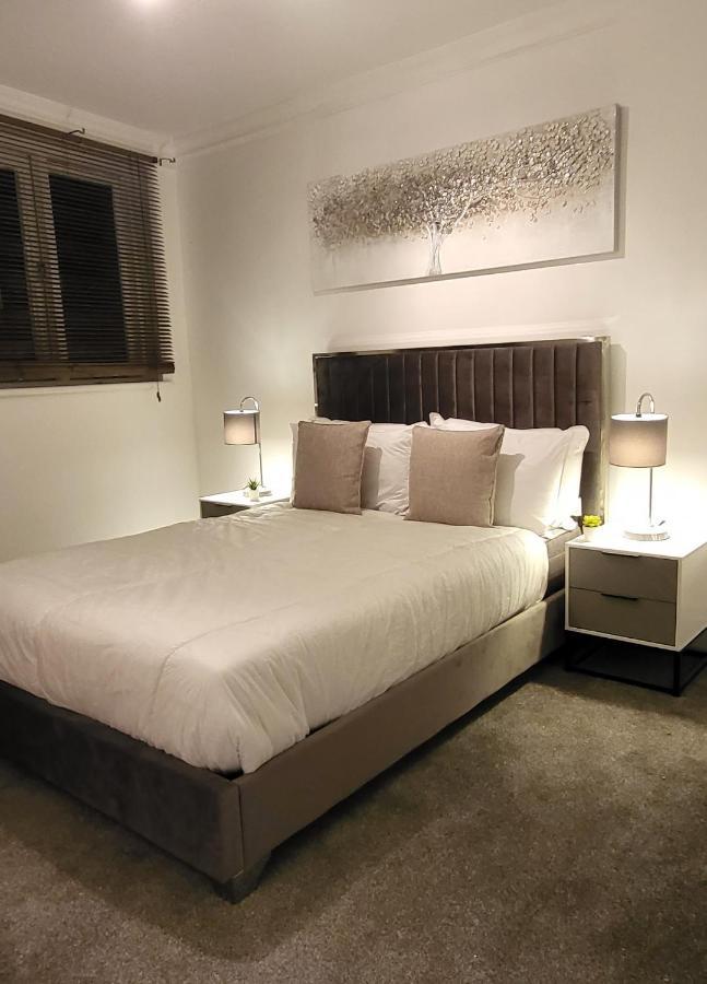 Stunning 2 Bedroom Apartment In Canary Wharf - Morland Apartments London Eksteriør billede