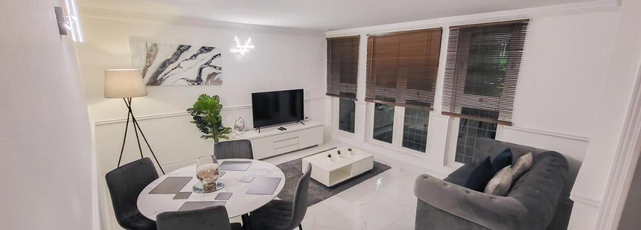 Stunning 2 Bedroom Apartment In Canary Wharf - Morland Apartments London Eksteriør billede
