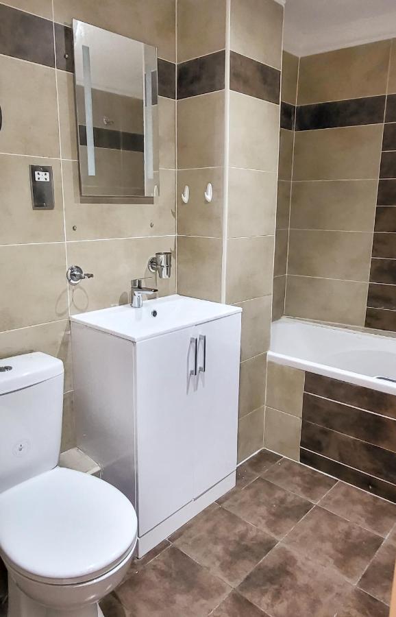 Stunning 2 Bedroom Apartment In Canary Wharf - Morland Apartments London Eksteriør billede